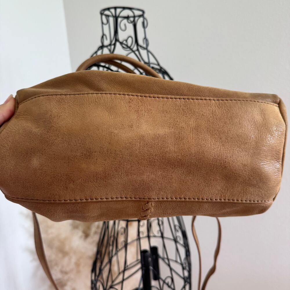 HOBO Sheila Medium Leather Satchel Whipstitch Bag Tan - Picture 6 of 12